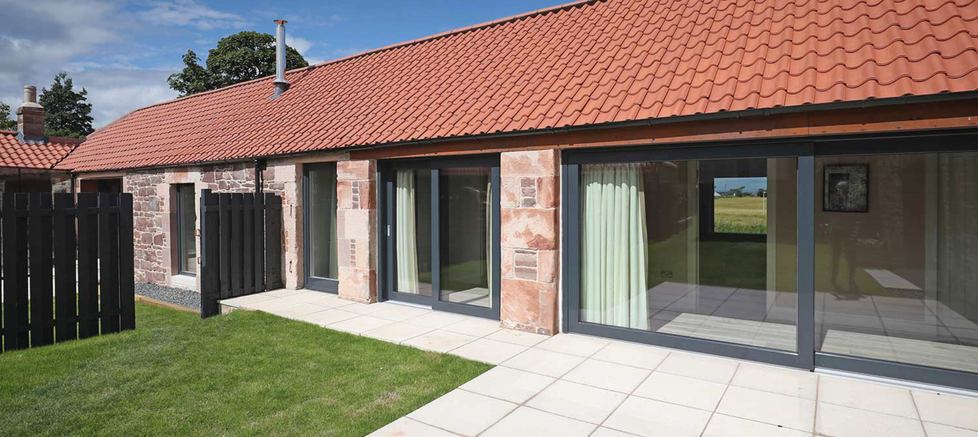 Lift and slide doors in Edinburgh Scotland - Uniwindows.co.uk