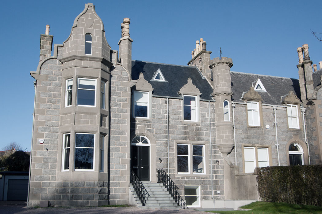 Sash and Case Windows in Kirkcaldy - Uniwindows.co.uk